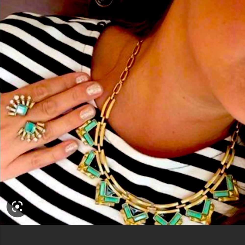 Retired Stella & Dot Zia Necklace- new in box